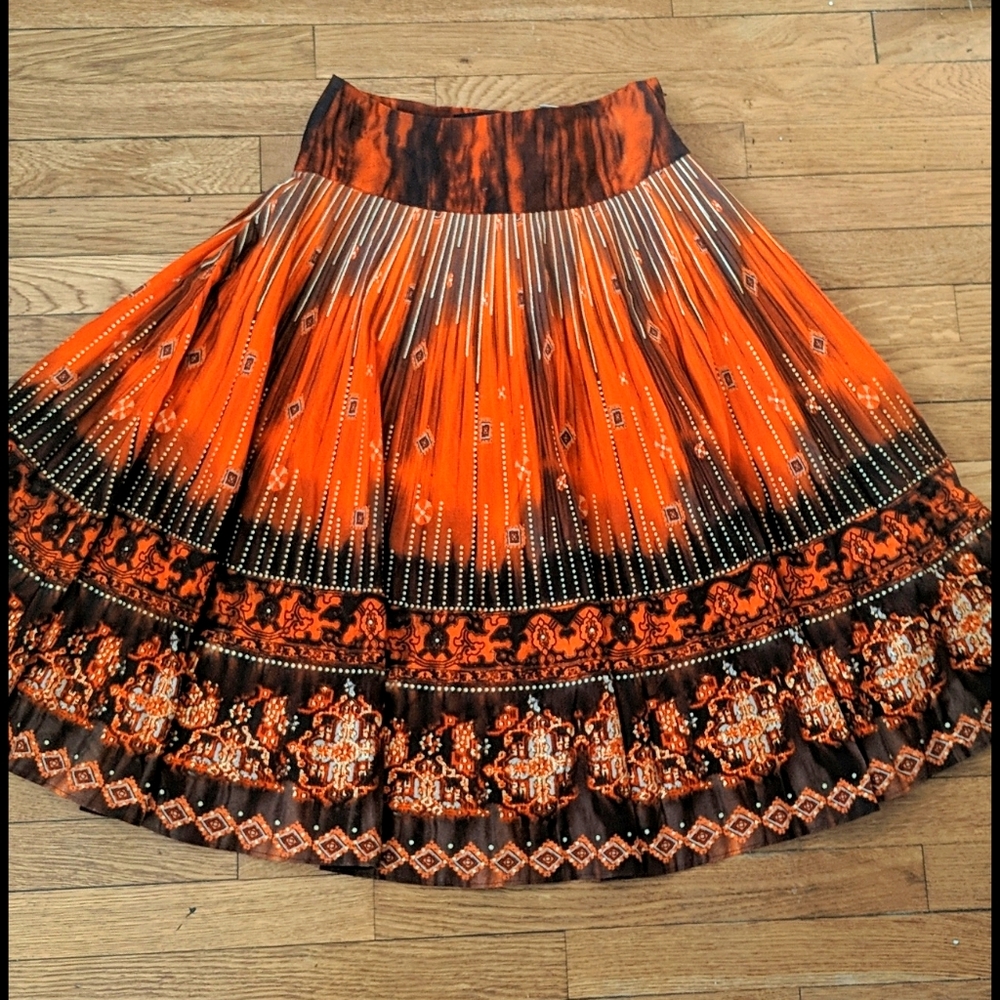 NWOT: Beautiful Full Skirt - Size 4